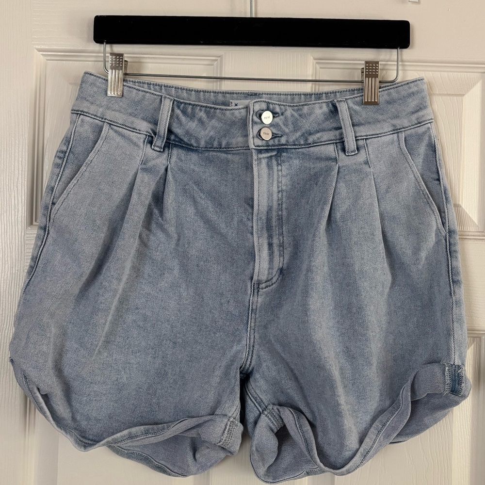 PAIGE | Beth Pleated High Rise Waist Shorts Sherry Light Wash Cuffed Denim Sz 30